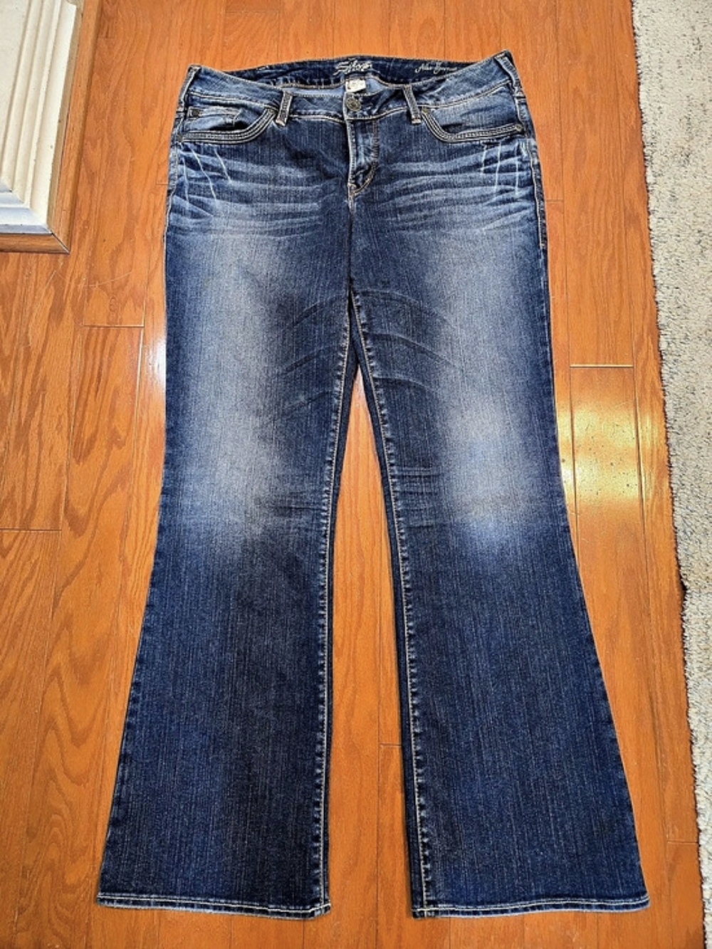 Silver Jeans Co. Aiko Bootcut. Bootcut Jeans Blue Waist 32 / Inseam 31